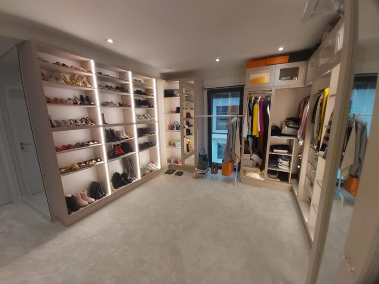 The Proving Room Dressinguri1